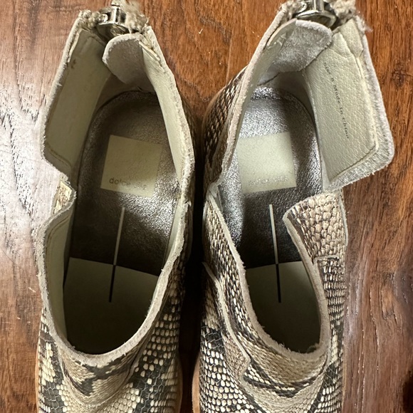 Dolce Vita snakeskin booties. Sz 8 - Picture 4 of 4